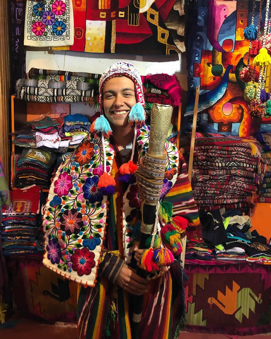 walking plaza de armas